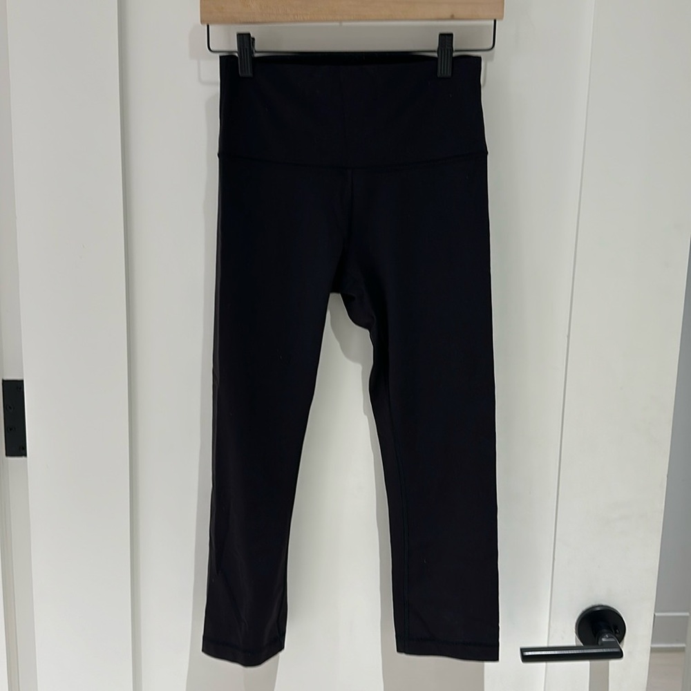 Lululemon Wunder leggings. Size 6.